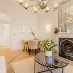 Sunlit 1-Br Flat Near Notting Hill