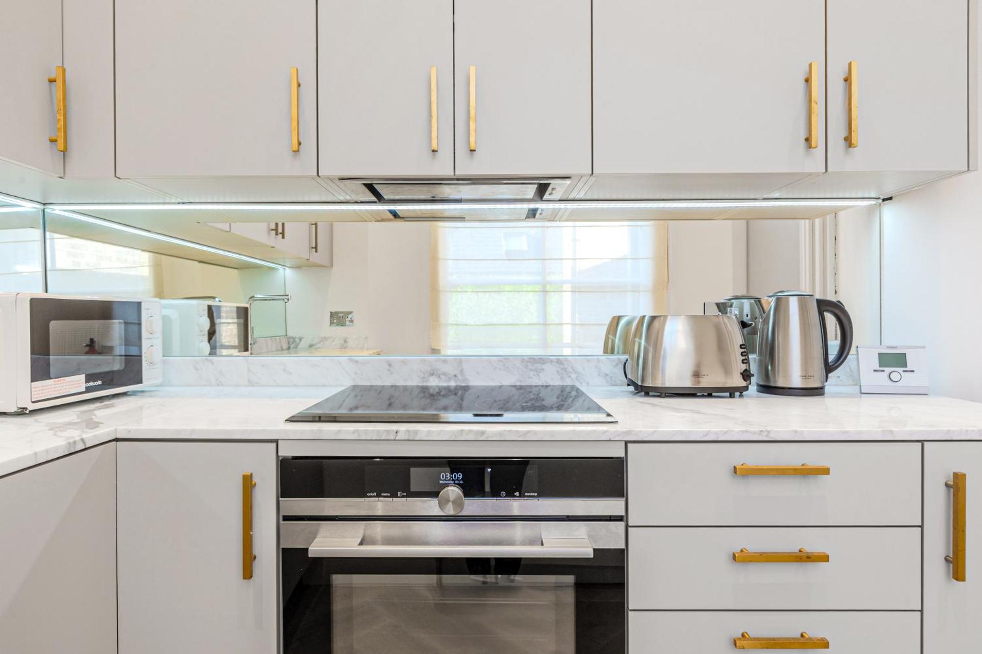 Sunlit 1-br Flat Near Notting Hill *