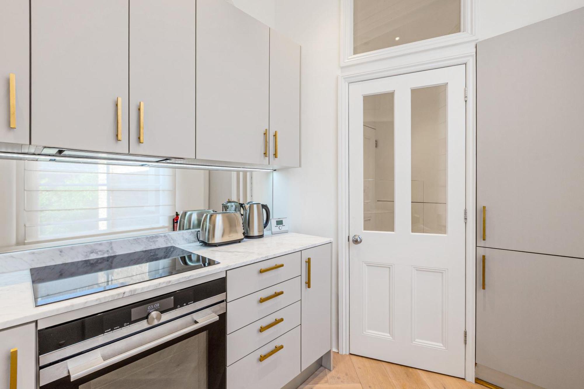 Sunlit 1-br Flat Near Notting Hill